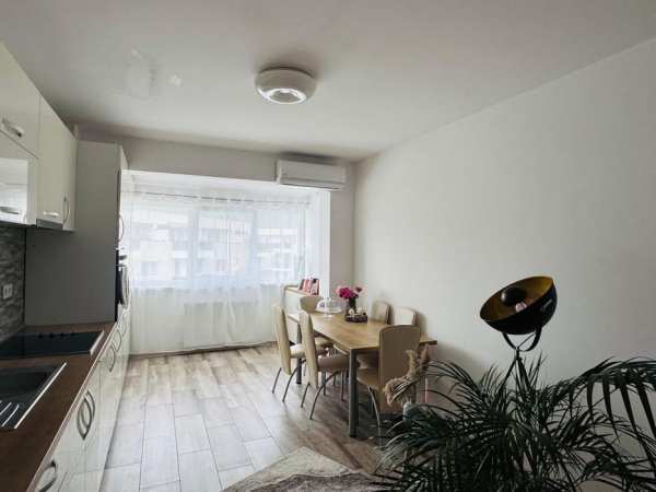Inchiriez apartament 3 camere