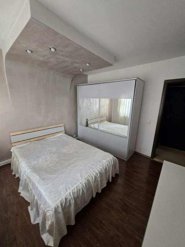 Apartamente 2 camere de Închiriat decomandat