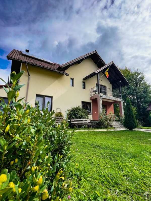 Cabană cu ciubar (opțional) ( Ocupata de revelion)
