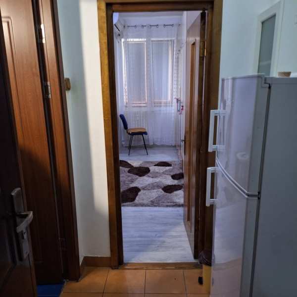 Inchiriez garsoniera in zona Cet