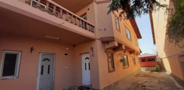 Casa casă de inchiriat