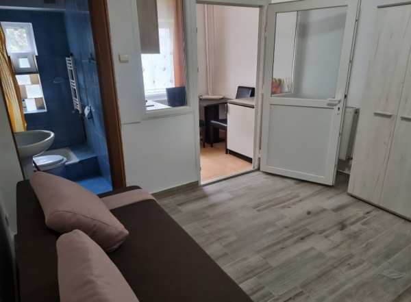 Inchiriez garsoniera 20 mp parter, ultracentral, in mun. Beius.