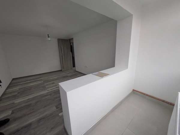Apartament 2 camere decomandat.  Complet renovat