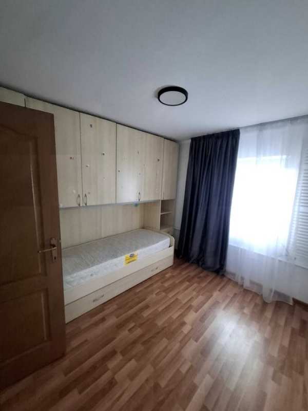 Inchiriez apartament