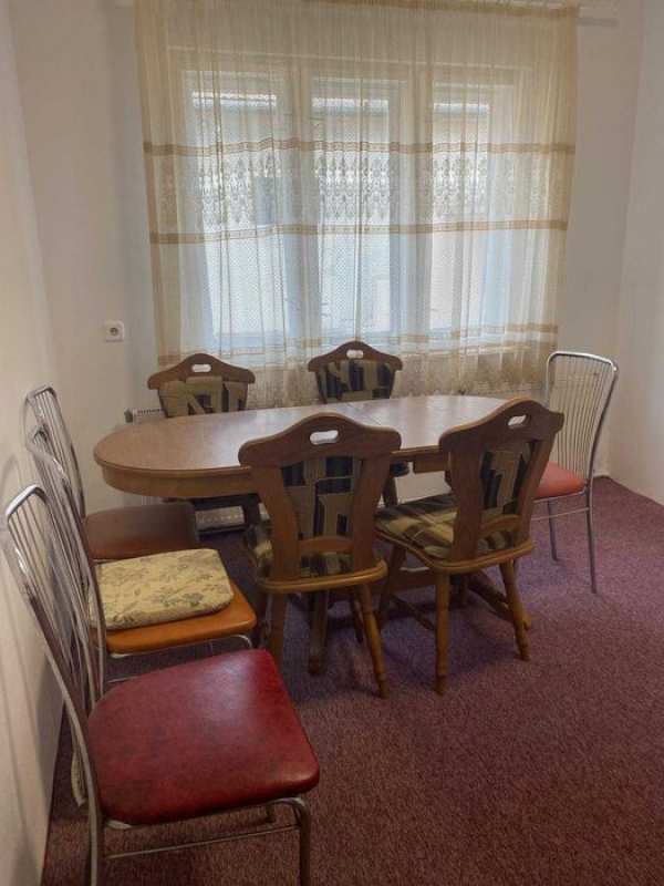 Casă de închiriat pe termen lung 4 camere baie bucătărie.Șimleu