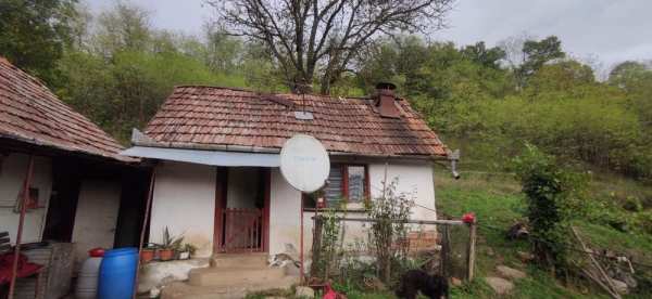 Vând casă la țară – ideală pentru pensiune/casă de vacanță/locuinta