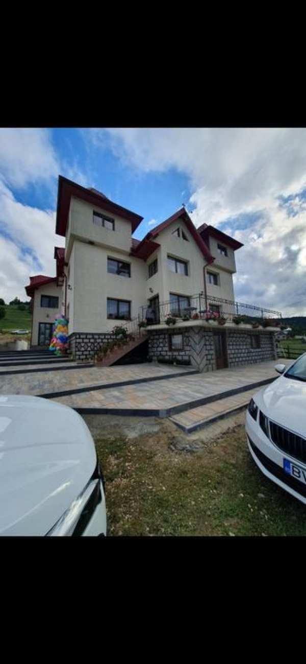 Vila de închiriat pentru revelion la Fundata