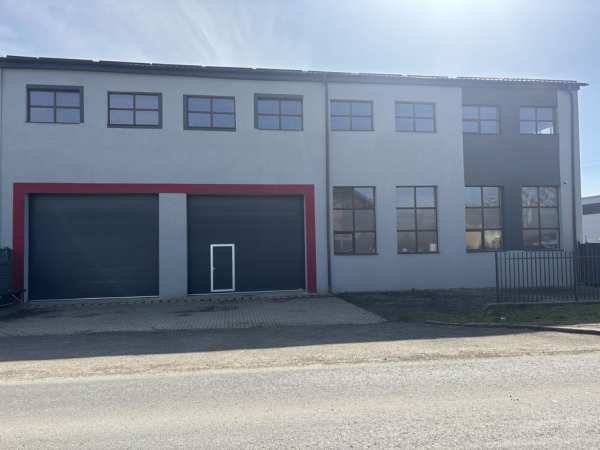 Inchiriez hala industriala pentru diverse activitati