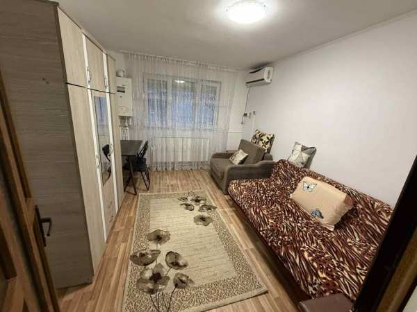 Garsoniera langa piata centrala