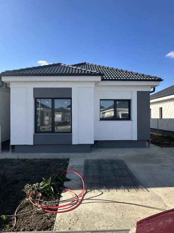 Casă modernă, finisată complet – gata pentru mutare