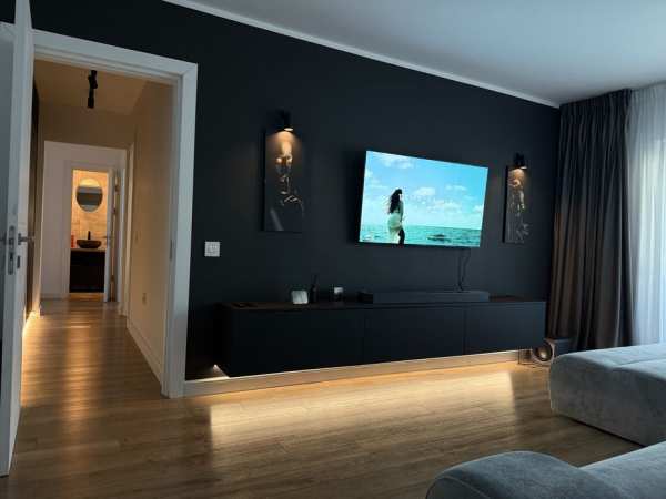 Apartament 2 camere – complet renovat premium-zonă centrala Comăneșt