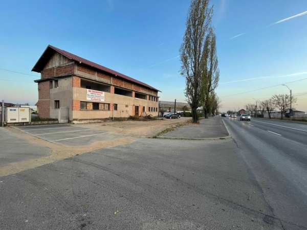 Cladire / Spatiu comercial 680 mp - Inchiriere Targoviste