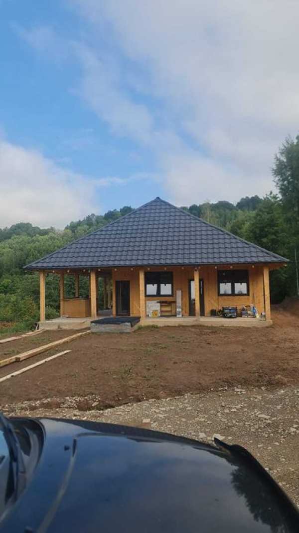 Vând casă de vacanță la munte Lângă Lacul Bicaz