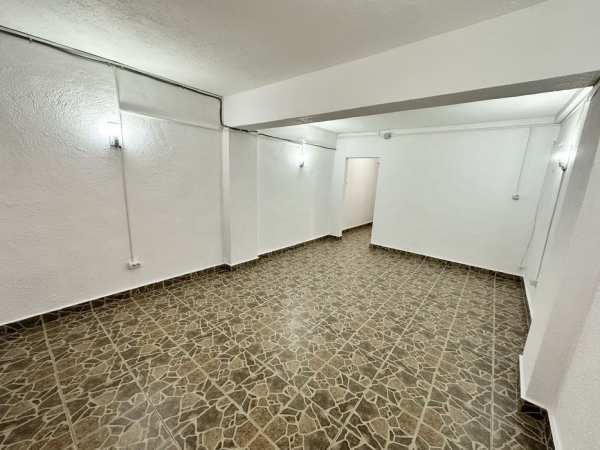 Inchiriez Garaj 27 mp Baie Zona Ultracentrala Strada General Magheru