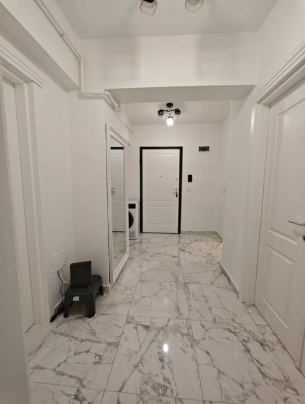 2 cam. decom.Tătărași, 5 min. Sp.Oblu, Sp.Sf.Maria; 15 min. Spiridon