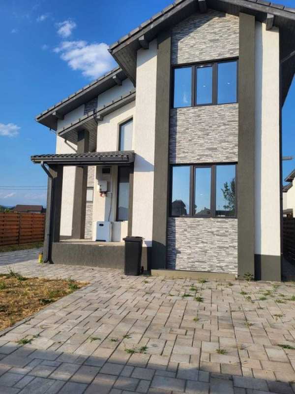 Casa noua  Targu Jiu in cartier Tismana