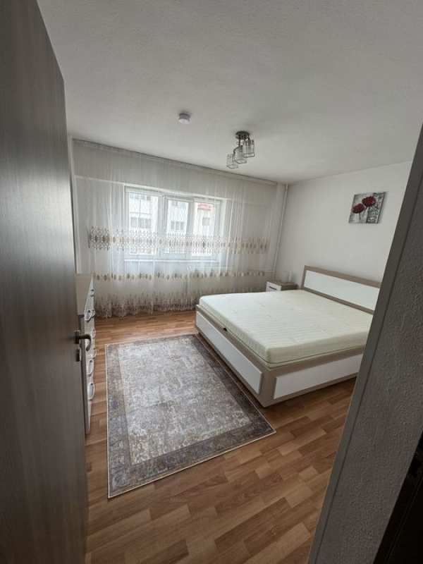 Apartament 3 camere Calimanesti