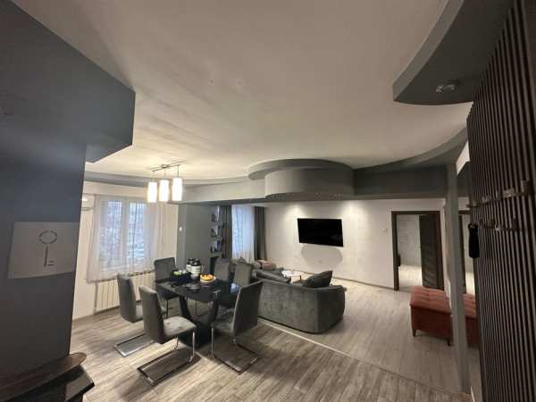 Apartament 4 camere Et 1 Nufaru