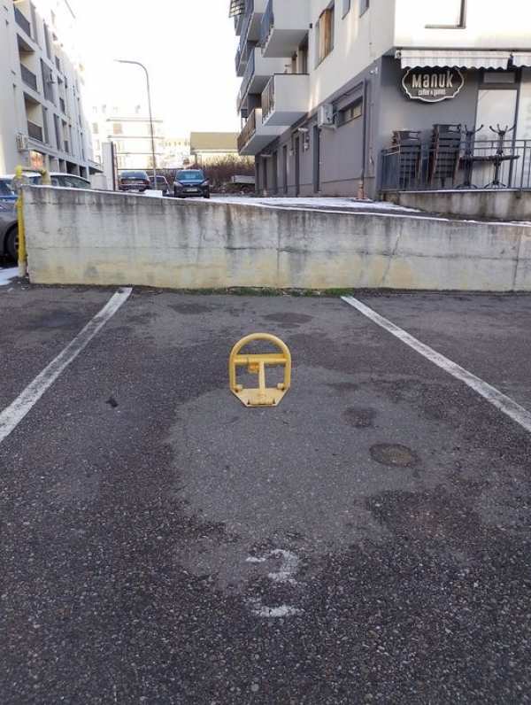 Vând loc de parcare