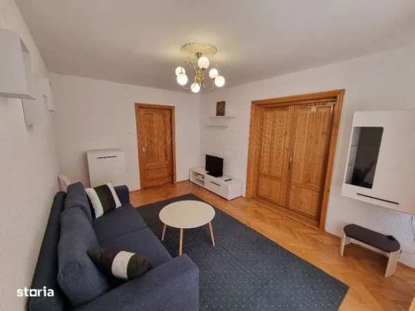 De inchiriat/vanzare apartament 4 camere - Zona Centrala