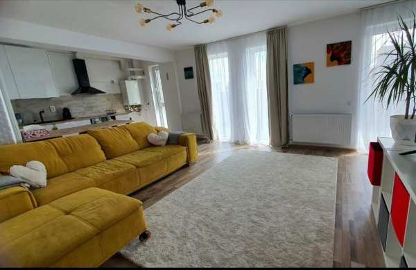 Inchiriez Apartament 2 cam spatios si cu gradina Brasov Coresi