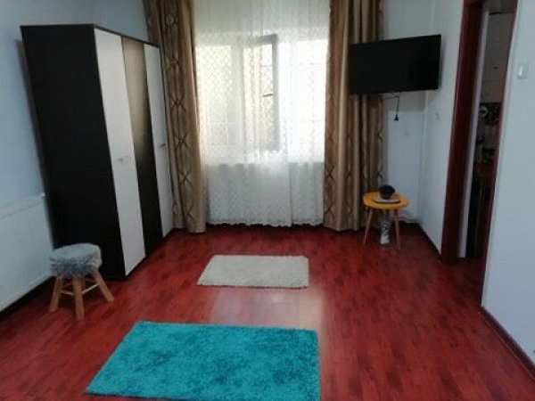 Garsoniera de inchiriat