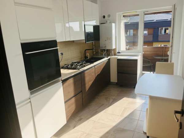 Inchiriez apartament decomandat  2 camere cu  loc de parcare!