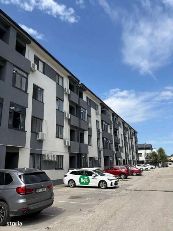Garsonieră luminoasă, mobilată, cu parcare în Roșu
