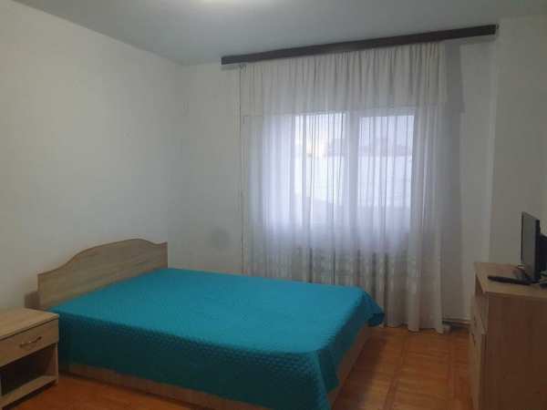 Apartament de închiriat