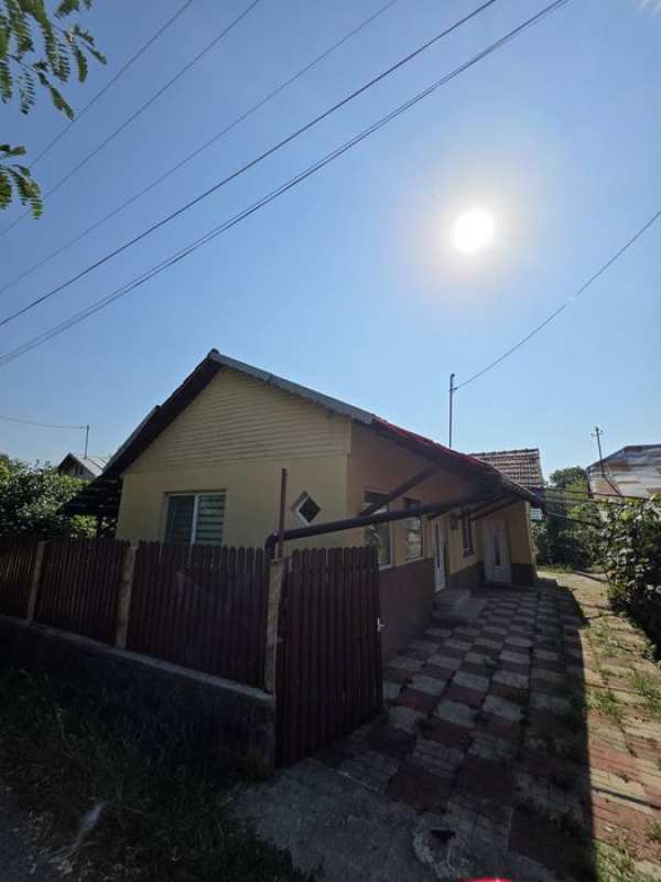 Casă și teren de vânzare, com. Măgurele, Prahova