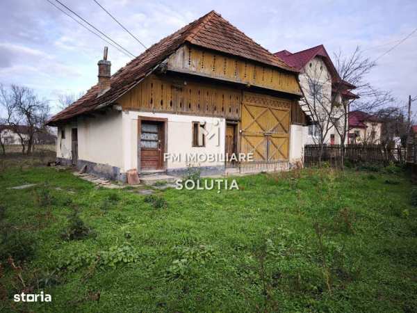 Casă de vânzare cu 10 ari teren -Central-Miresu Mare!