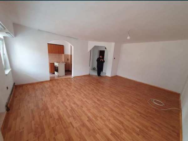 Vand apartament 3 camere in orasul Beclean
