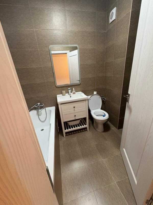 Ap. de inchiriat cu 2 camere si loc de parcare, Str. Luica, sector 4