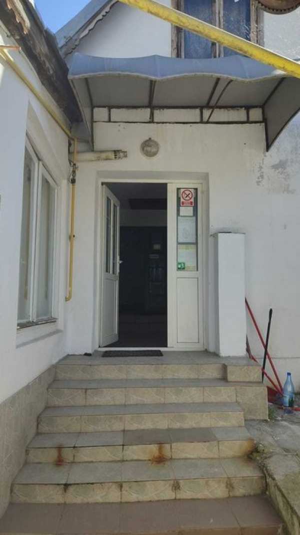 Inchiriez spatiu comercial in Rovine