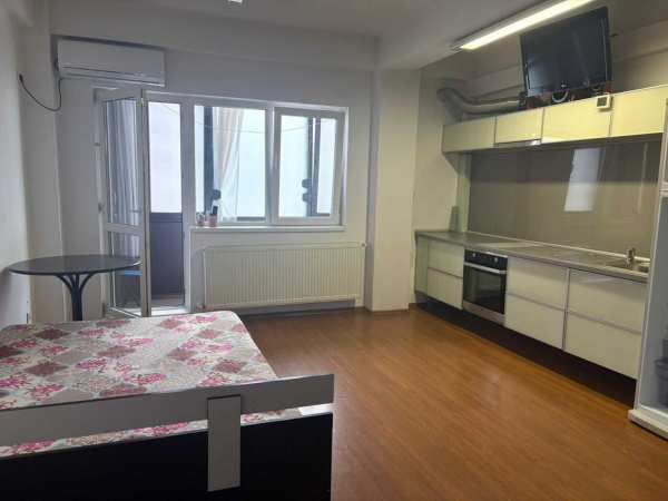 Proprietar inchiriez garsoniera 38mp Fundeni