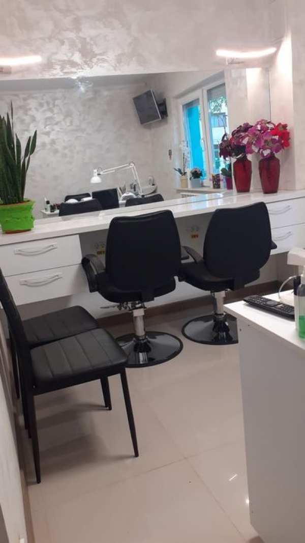 Închiriez salon înfrumusețare