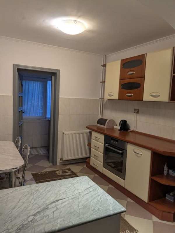 Inchiriez apartament 3 camere complet mobilat ,zona Nufărul