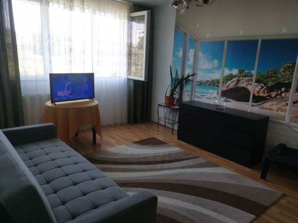 Inchiriez apartament 3 camere zona Berceni