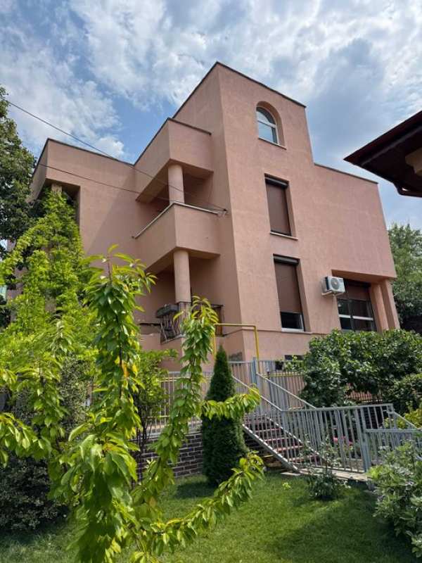 Casa de inchiriat (ultracentral!)