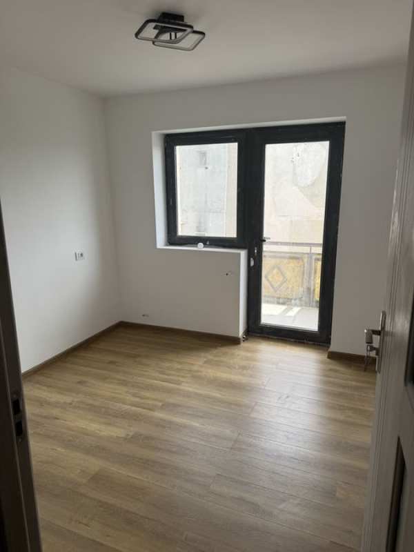 Apartament 4 camere ,,Nou’’
