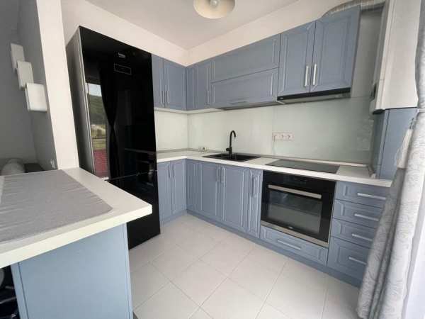 Apartament cu 3 camere de inchiriat