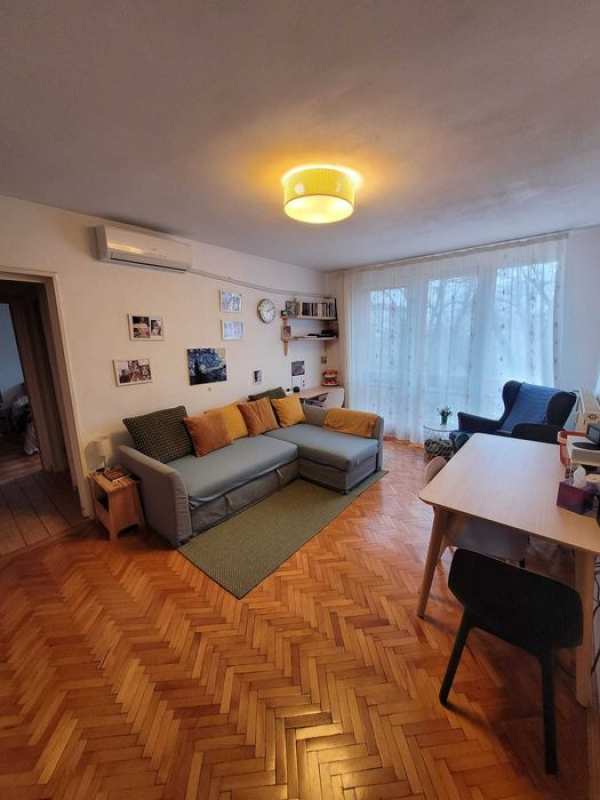 Proprietar vand ap. 3 camere semidecomandat zona TITAN-COSTIN GEORGIAN