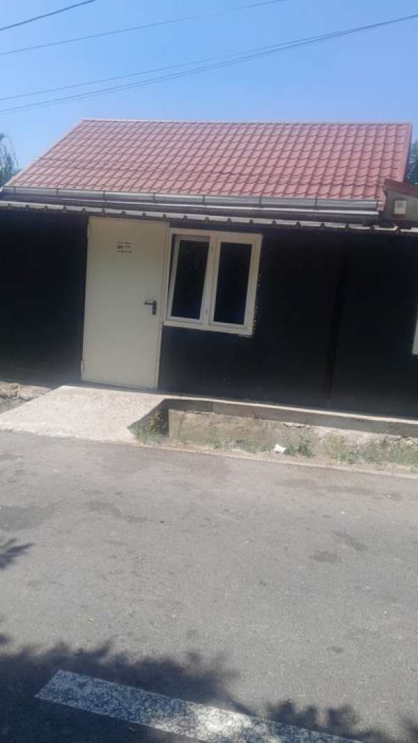 Vand spatiu comercial