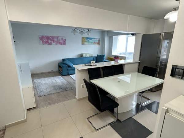 Apartament3 camere de inchiriat.