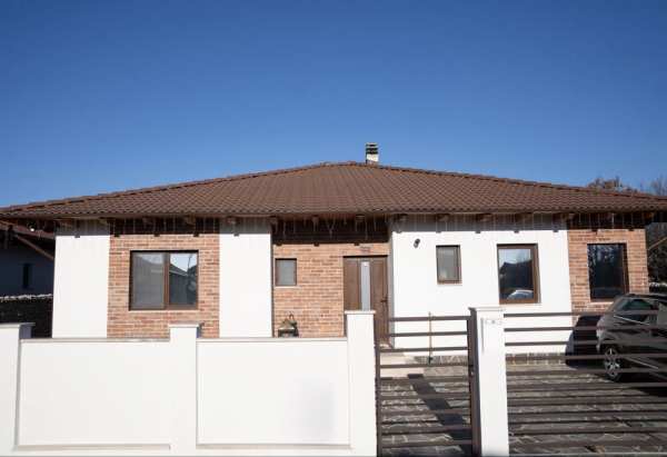 Casă finisată, 120 mp + 520 mp, complex rezidential nou