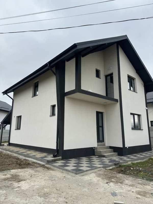 Case de vanzare in Sabareni