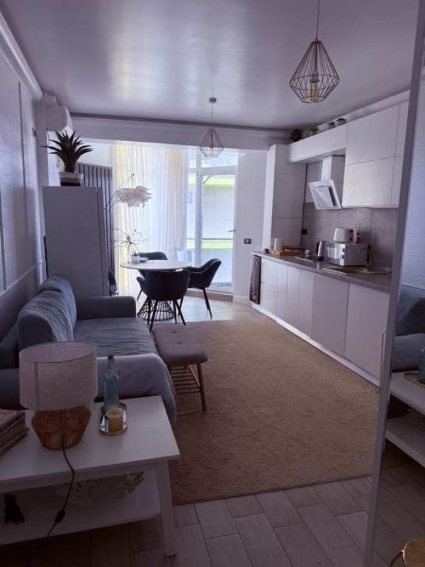 Apartament 3 camere Alezzi cu vedere frontala la mare