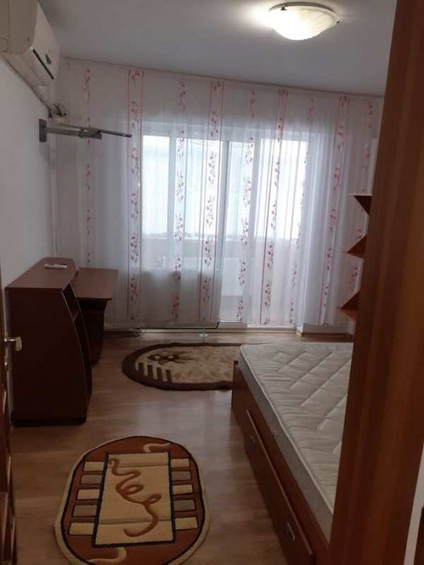 Închiriez apartament cu o camera