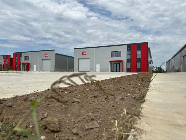 Hala producție / depozit 600m2 birouri 120m2 teren 1650m2