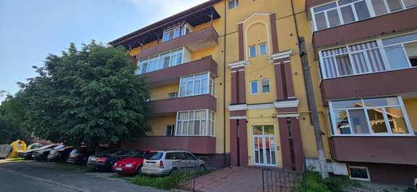 Proprietar vând garsoniera 35 mp /etaj 1/Bloc complet renovat/Mobilată